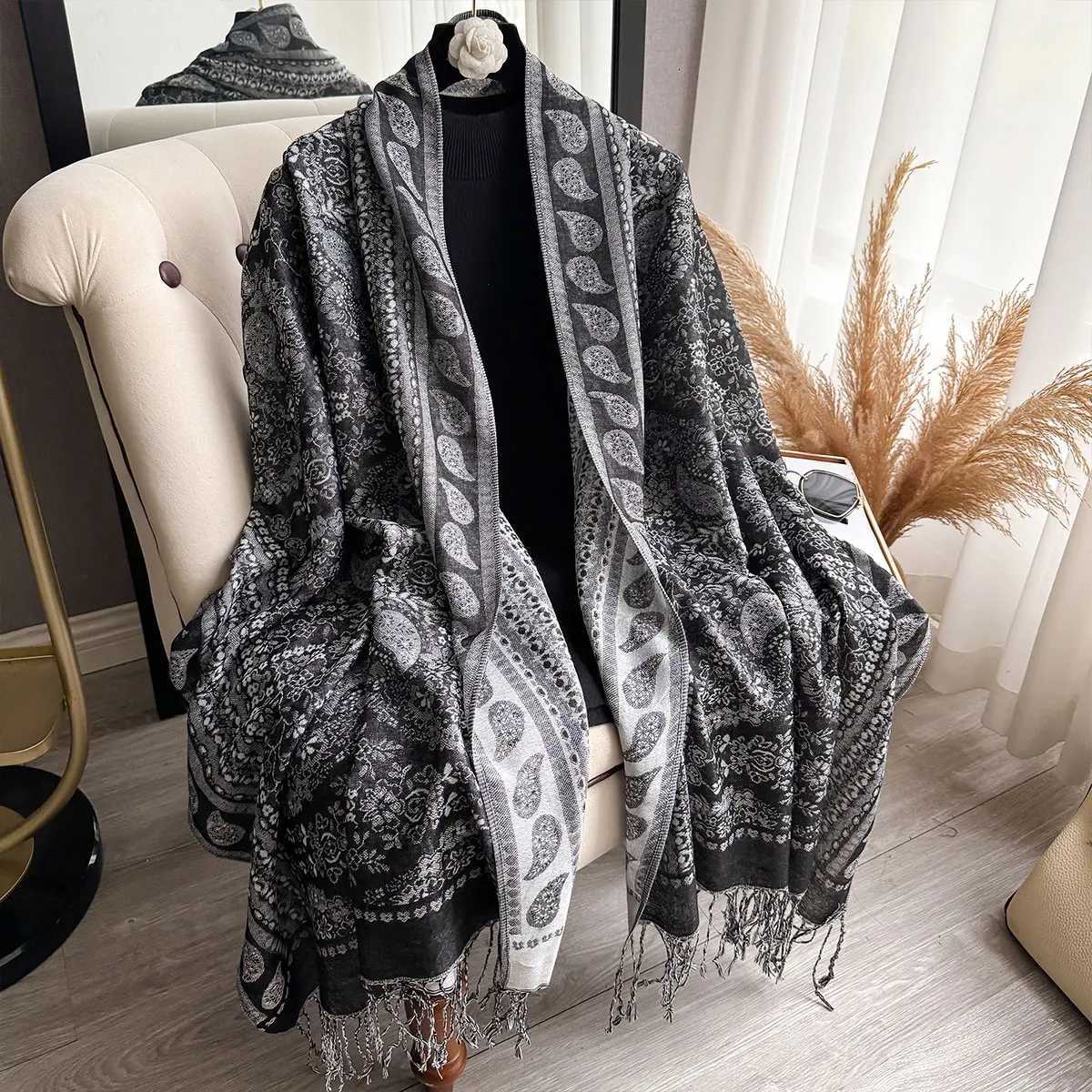 2025 Latest Wen Scarf Spring Summer Luxury Bohen Style Shl Jacquard Paisley Pattern Designer La Muslim Hijab Y250918