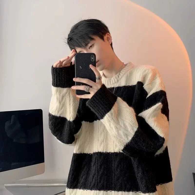 Korean Lazy Loose Pullovers Men Autumn Knitted Jumpers O Neck Long Sleeve Patchwork Sweater Mens Spliced Casual Stripe SweatersZ250918