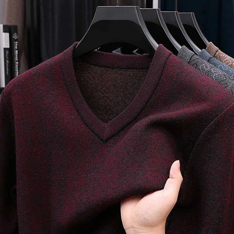 2025 Mens Warm and Thick Vneck Half Zip Long Sleeved Shirt for Autumn and WinterZ250918