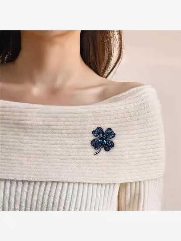 Rhinestone Clover Brooches For Women Blue Color Pin Peace And Health Plant Jewelry pin accessories D250918