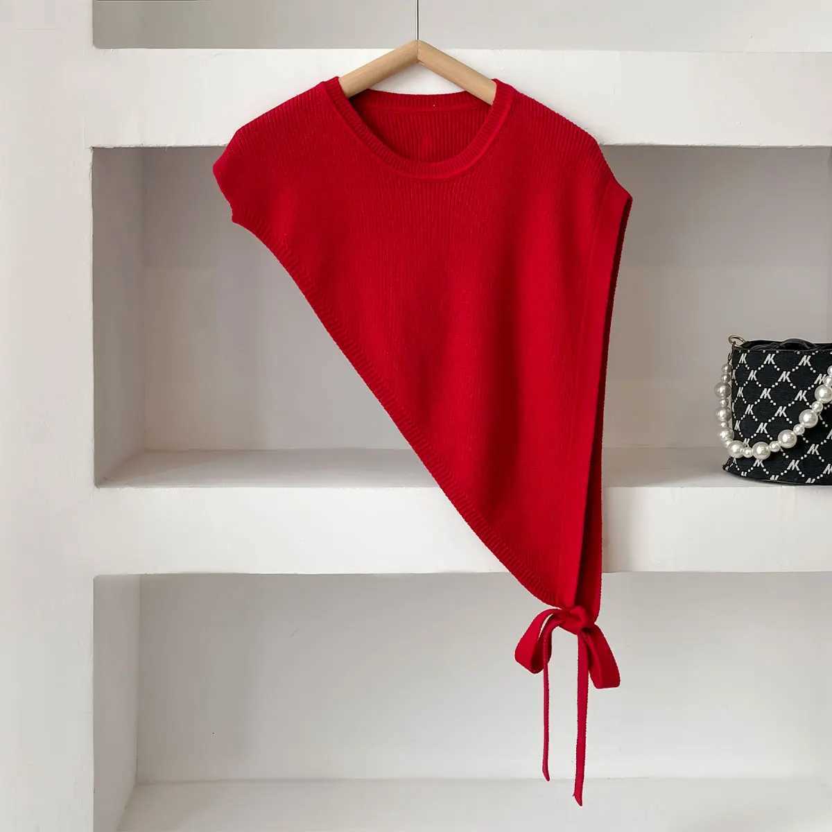 2025 Spring and Summer Fashion Versatile Wens Skew Triangle Shl Wen Mah Coat Woolen Knitted Pr Slit Ce Designer Y250918