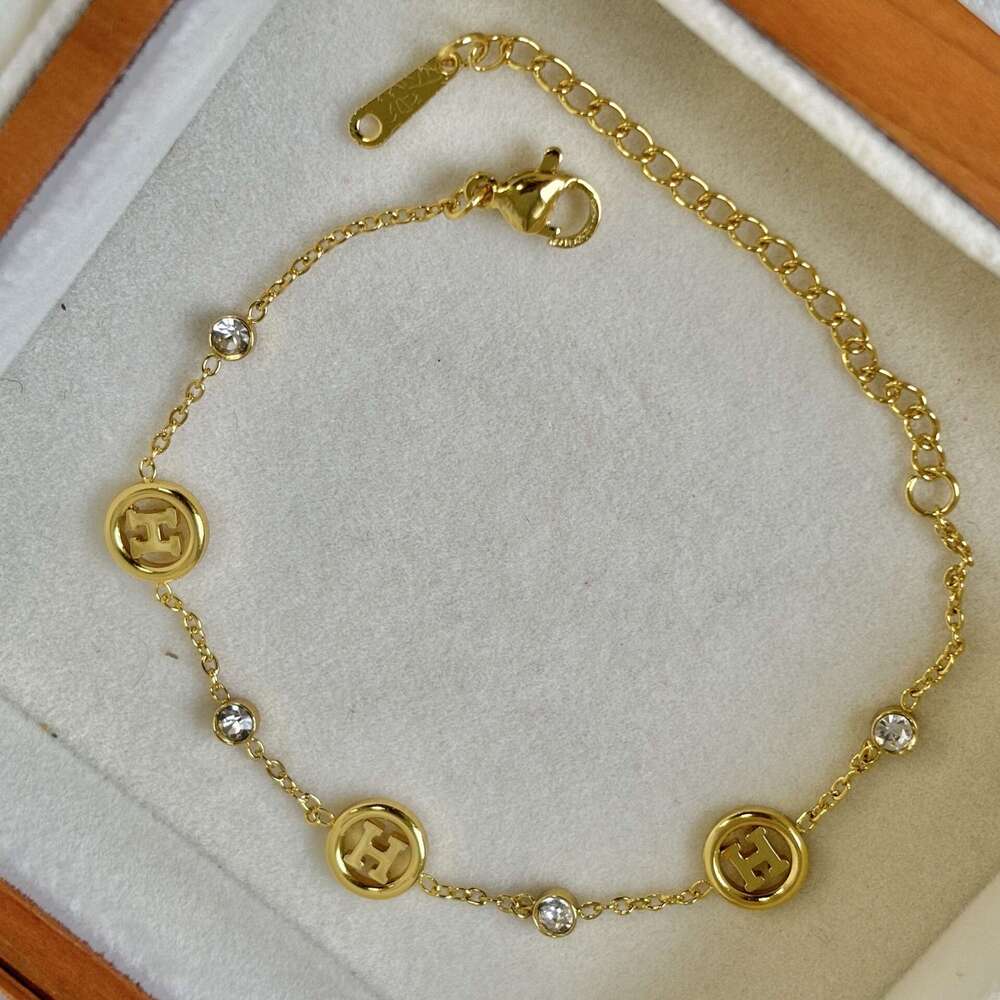 Stainless Steel Gold Vintage Four-Leaf Clover Horseshoe Messi Card Point Dia Bracelet Small Exquisite Wristband Anti- ddmypluto