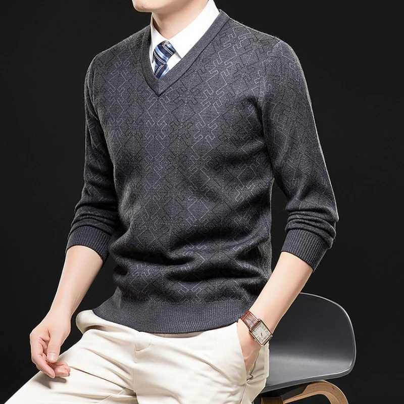 2025 Mens Warm and Thick Vneck Half Zip Long Sleeved Shirt for Autumn and WinterZ250918