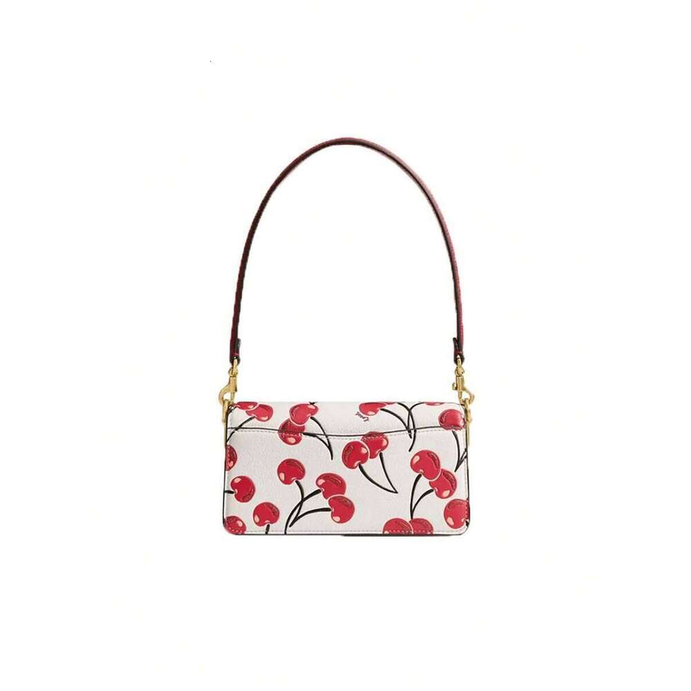 Elegant Women's Shoulder Bag With Gold Chain Strap, Pink Decor And Classic Design - Fashionable Dual-Tone Crossbody Bag, Suitable For Daily Use
