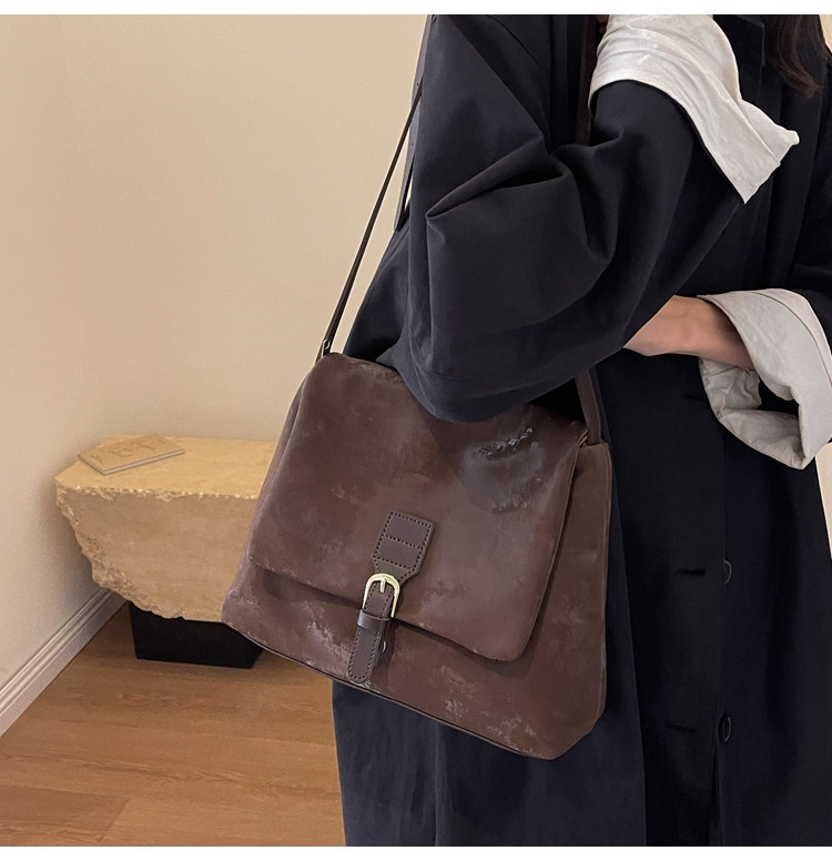 Large Capacity Tote Bag New Retro Style Women s design Shoulder Bag Versatile Commuting Bag Autumn New Designer Bag Women s Crossbody Bag