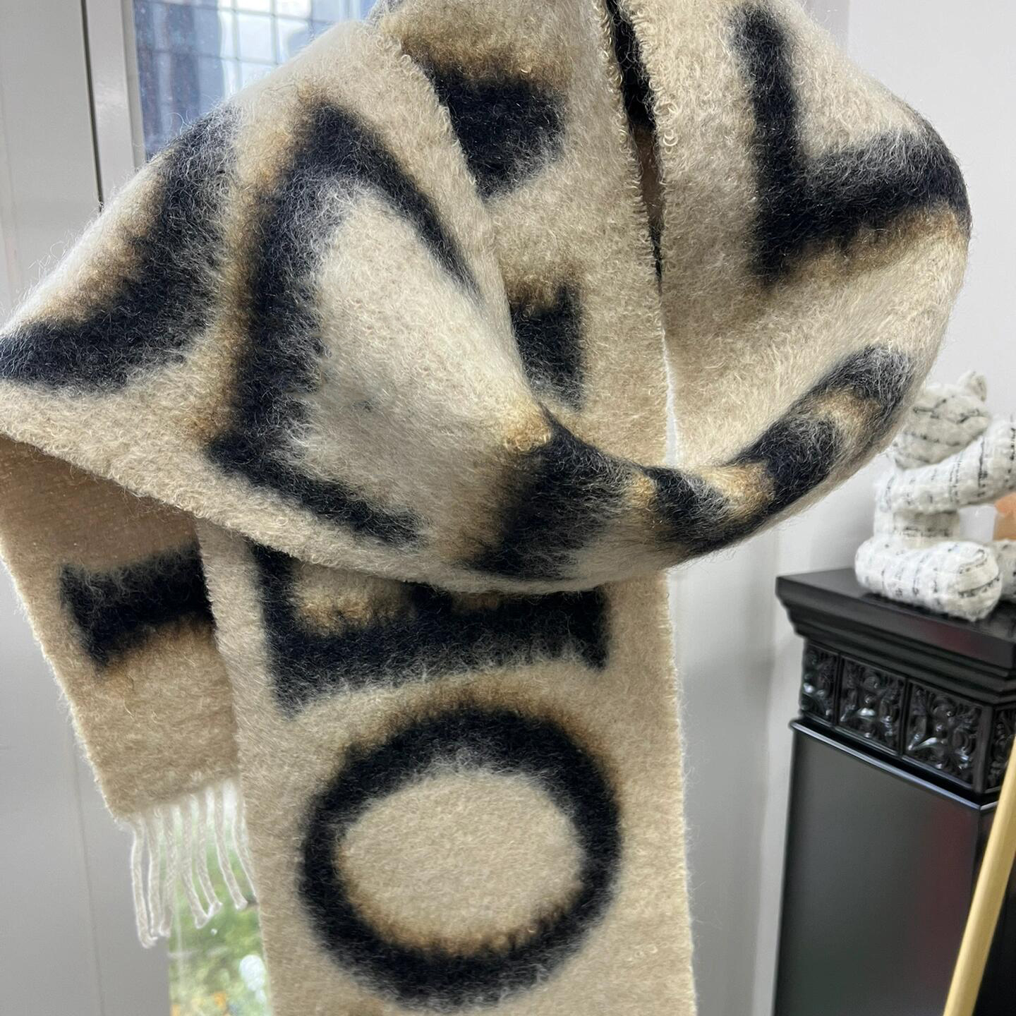 Scarf designer scarf letter scarf women's and men's christmas gift style design fashion leisure scarf warm and comfortable solid color simple new autumn and winter