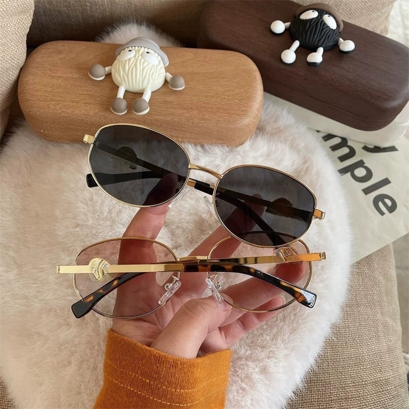 Designer Children letter sunglasses Fashion girls ellipse metal frame sunglass goggles kids UV 400 Protective eyewear boys beach holiday sunblock S4748