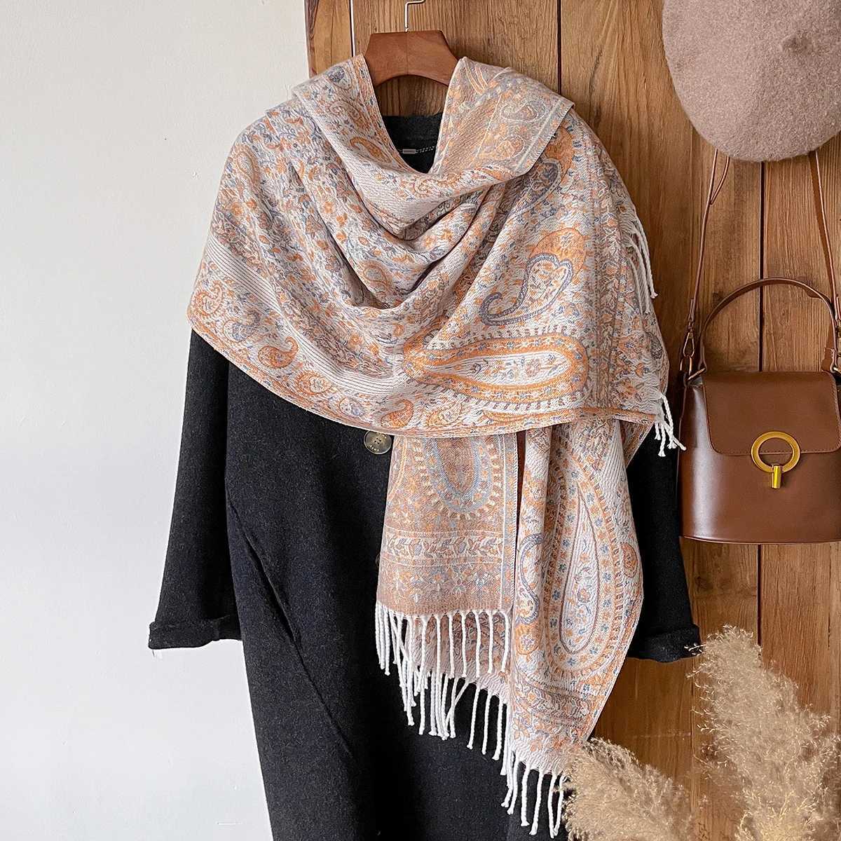 Fashion Luxury Brand Winter Poncho Scarf Wen Large Shl Hijab Foard Echarpe Ethnic Style Design La Stole Scarves Y250918