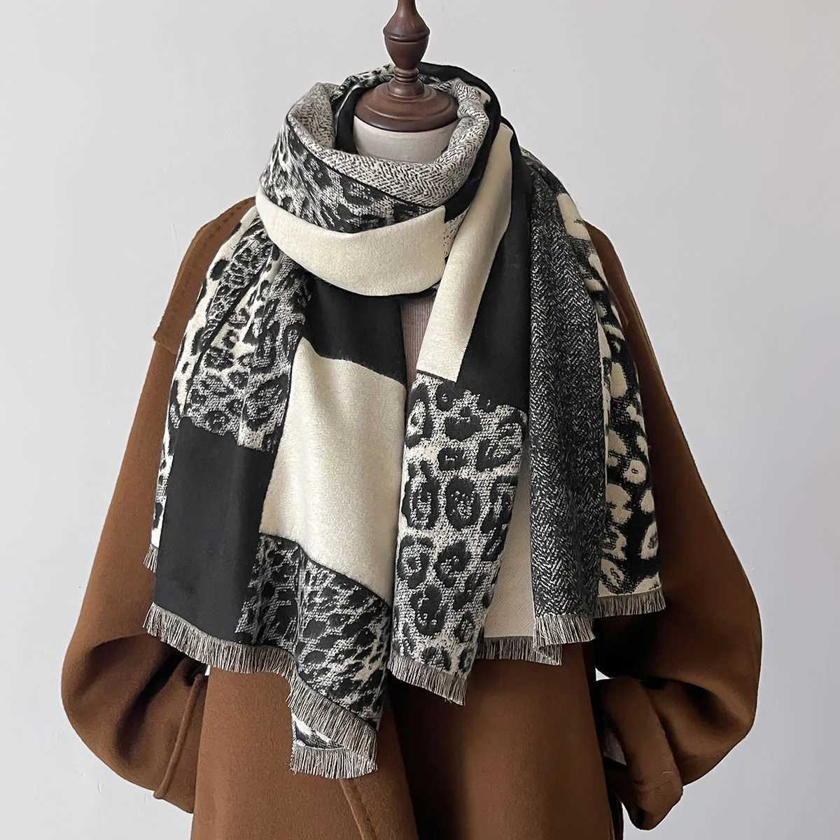 Fashion Leopard Print Scarf Fringes Shl Wan Autumn Winter Warm Muffler Cashmere Like Neckerchief Bandelet Scarves Y250918