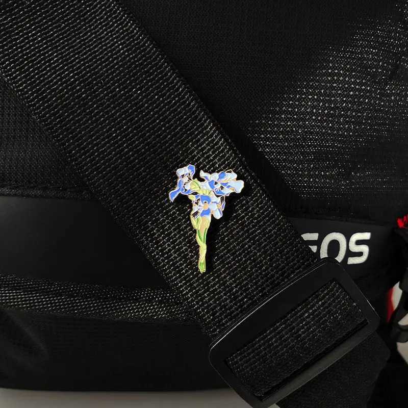 Sunflowers Iris Flower Bouquet Brooches Cartoon Elegant Beautiful Plant Bag Cloth Lapel Pin Badge Jewelry Gift for Lover Friends D250918