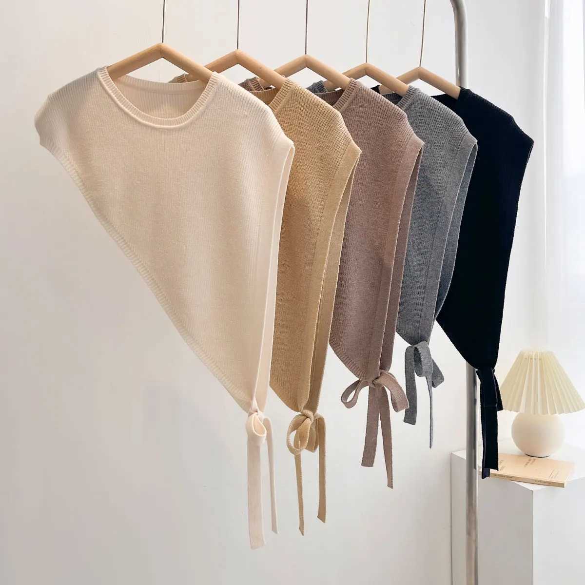 2025 Spring and Summer Fashion Versatile Wens Skew Triangle Shl Wen Mah Coat Woolen Knitted Pr Slit Ce Designer Y250918