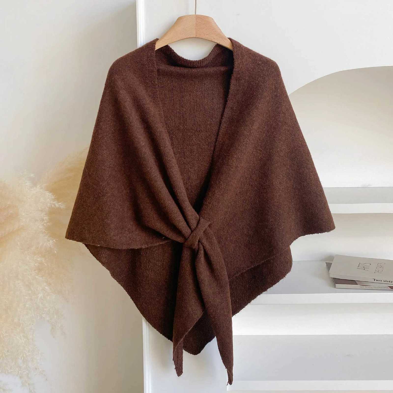 Luxury Triangle Ce Wr Soft Knitted Shl for Wen Elegant Solid Color Warm Poncho Ce Collar Y250918