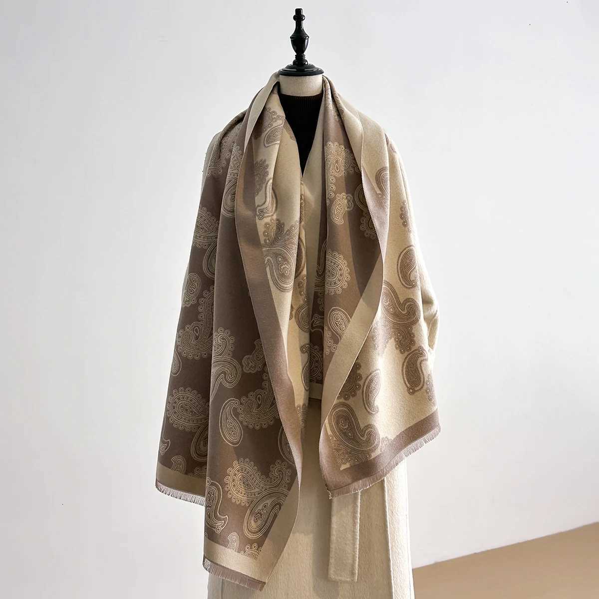 2025 Luxury Fashion Wens Paisley Pattern Shl Faux Cashmere Warm Autumn Winter Scarf for Mujer Femme Stylish Accory Bufand Y250918