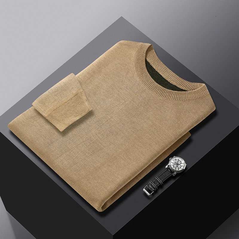 2024 New Mens Pullovers Solid Color Spring Autumn Regular Sweater Men Simple Style Oneck Male Clothing Casual Underwear TopZ250918