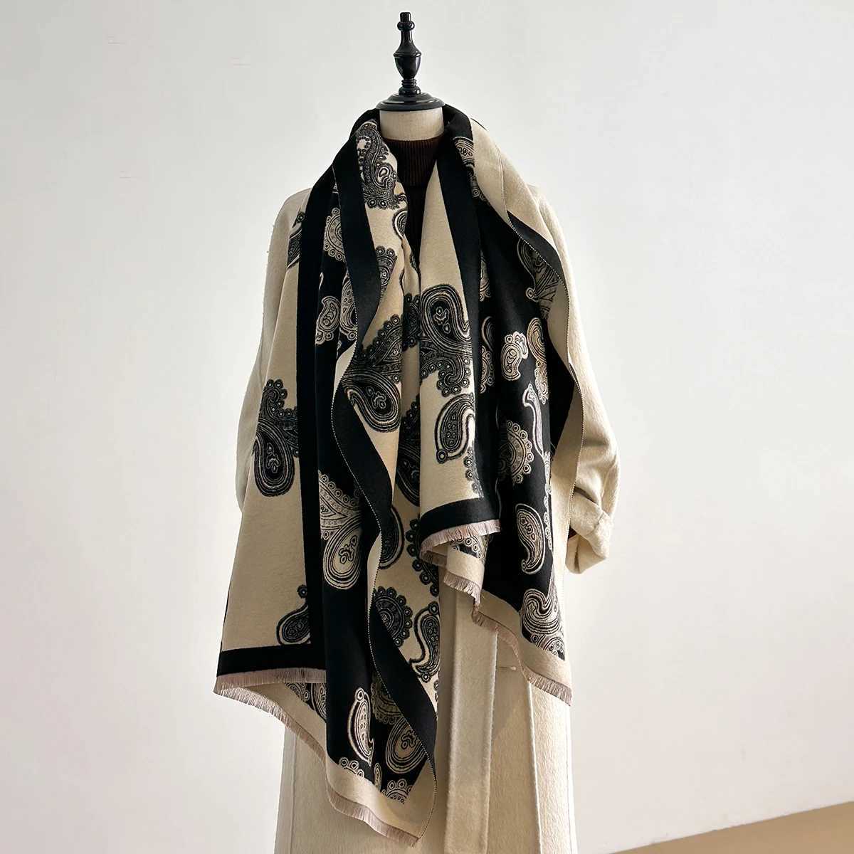 2025 Luxury Fashion Wens Paisley Pattern Shl Faux Cashmere Warm Autumn Winter Scarf for Mujer Femme Stylish Accory Bufand Y250918