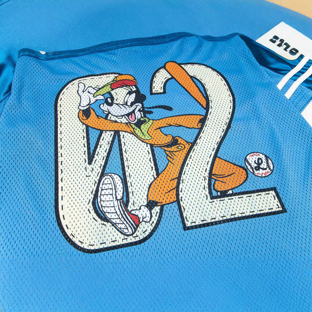 Disney Summer new trend casual sports mesh V-neck short-sleeved T-shirt for men and women, trendy brand, couple style, patchwork top