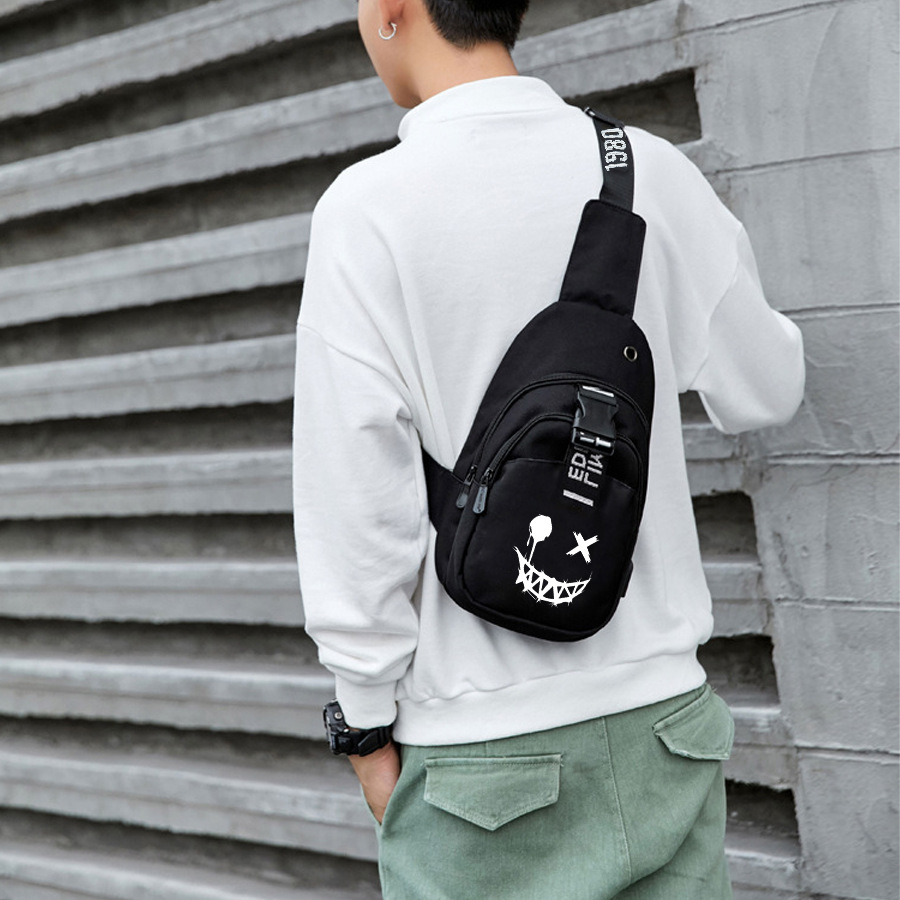 The glow-in-the-dark anti-theft chest bag is trendy and casual, with a slanted cross that is waterproof and wear-resistant