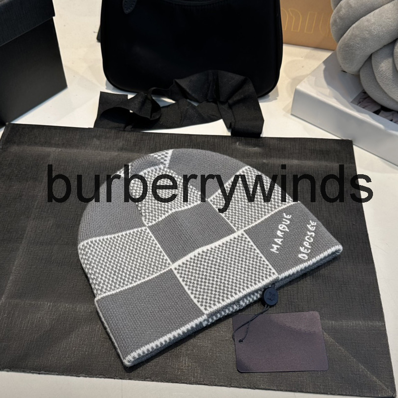 louise''vuttonliness viutonlies vittonlies lvity lvtity designer beanie Square Plaid Knit hat exquisite Luxury Hat trend autumn winter wool Elegance versat 73T4