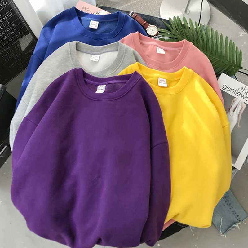 Woman Solid Color ONeck Sweatshirt Casual Loose Fit Hoodie Harajuku Aesthetic Streetwear Velvet Pullover White Tops Korean PopZ250918