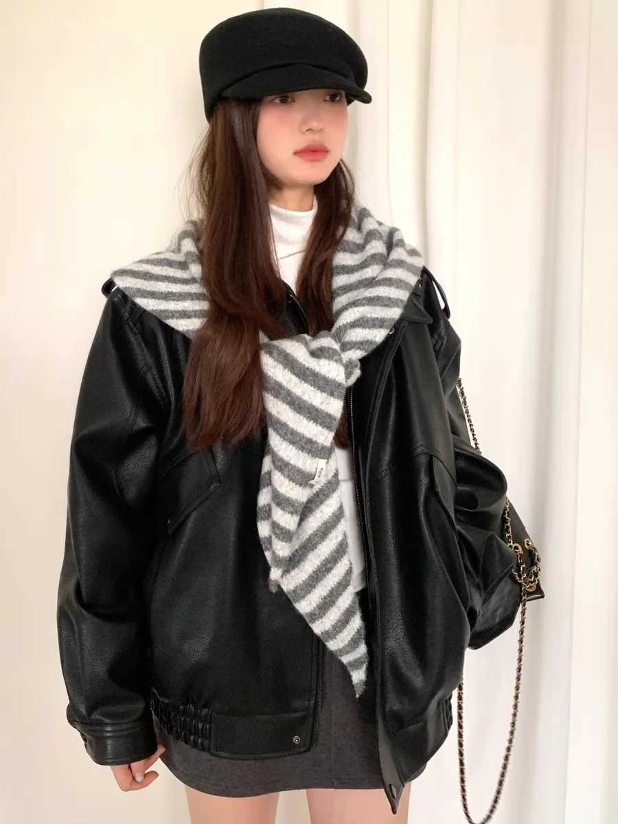 Wens New KoreanStyle Simple And Versatile Wool Striped Triangar Scarf Y250918