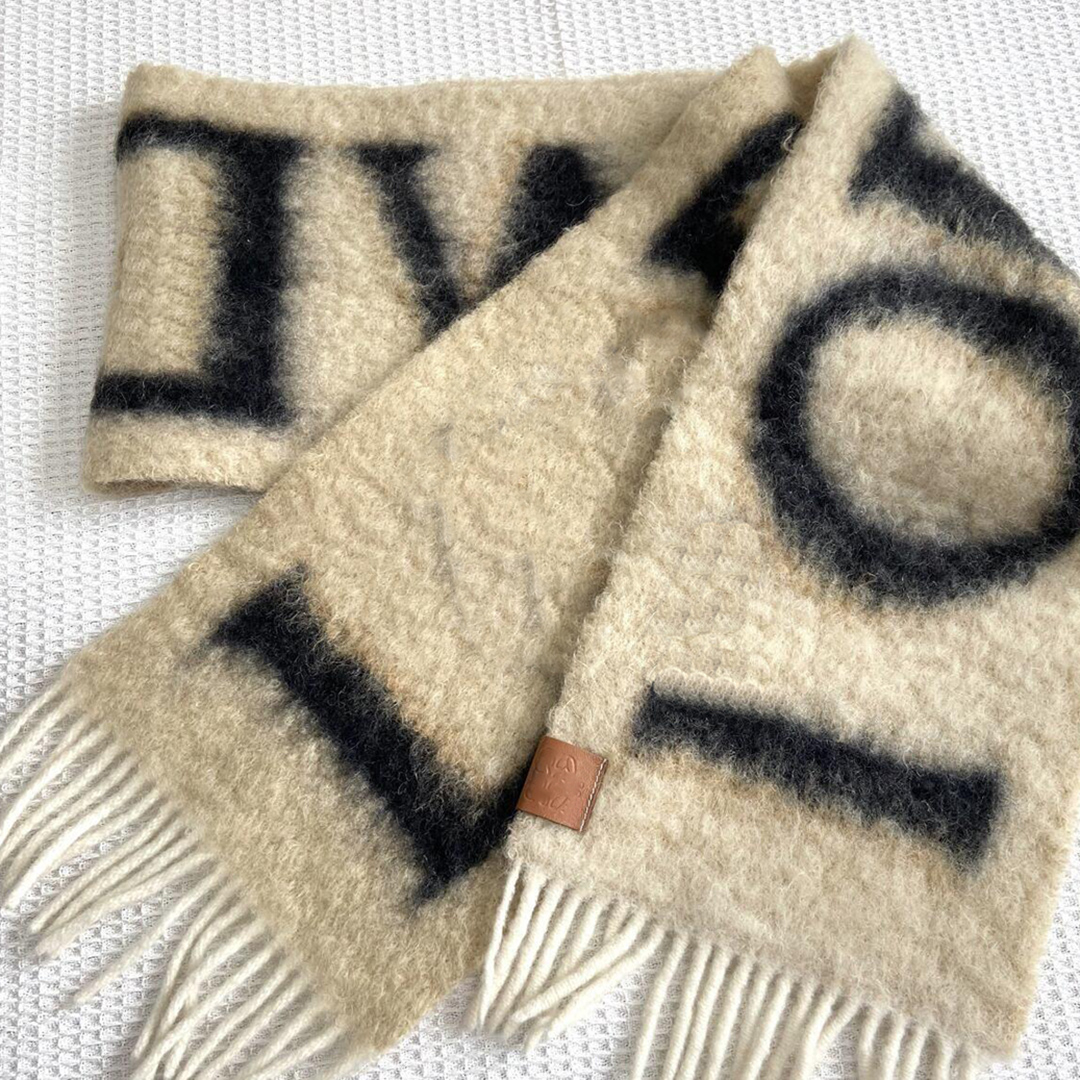 10A Scarf designer scarf luxury scarf designer letter design colour letter high quality gift scarf Scarves warm versatile Style fashion scarf molti stili very good