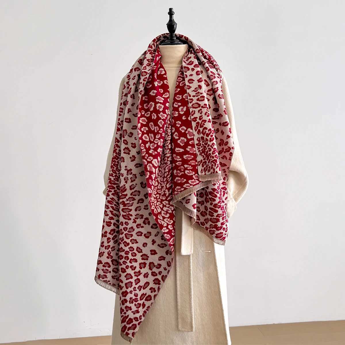 New Luxury Winter Leopard TwoSided Cashmere Jacquard Scarves High Quty Wen Thicken Wr Shl Ladies Wool Scarf Y250918