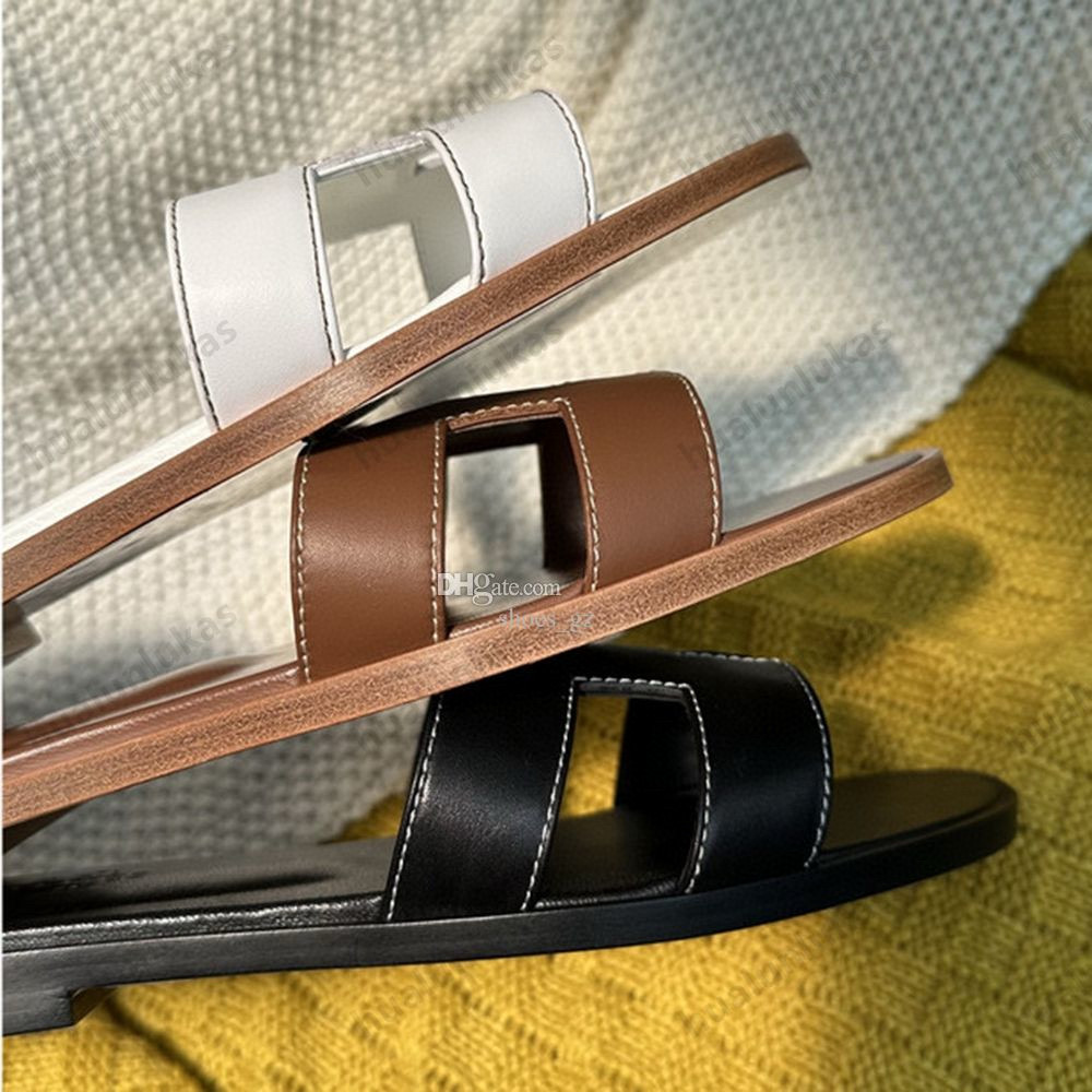 Classics Classic flat bottom SlippersTop quality womens sandals Luxury designer Flat heel Summer Lazy slides Holiday Walking shoes With box34-42