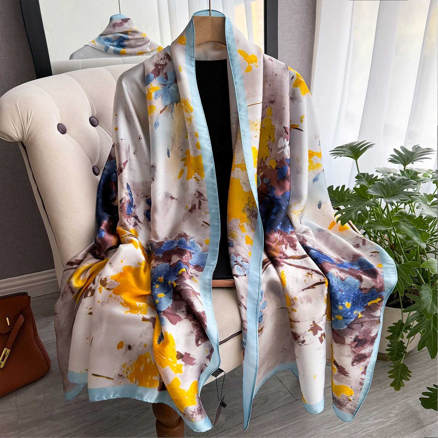 2025 Fashion Luxury Silk Scarf Wens Soft Smooth Scarf Wr Tuan Outdoor Scarf Long Shl Beach Sunscreen 18090cm Y250918