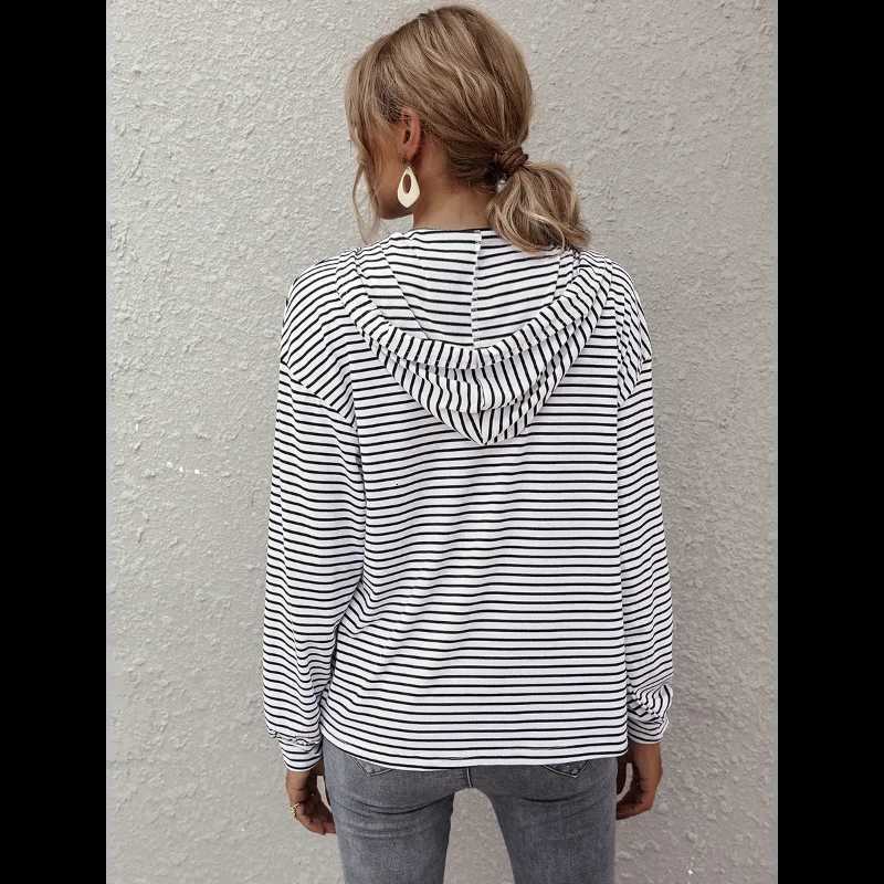 New Autumn and Winter Striped Top Womens Loose Hooded Sweatshirt Fully Matched Classic Casual Hooded Pullover Popular ShirtZ250918