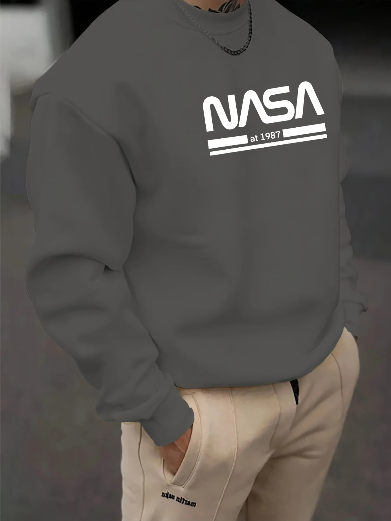 Mens autumn and winter fashionable casual loose NASA letter graphic printed long sleeved round neck sweatshirt 250918