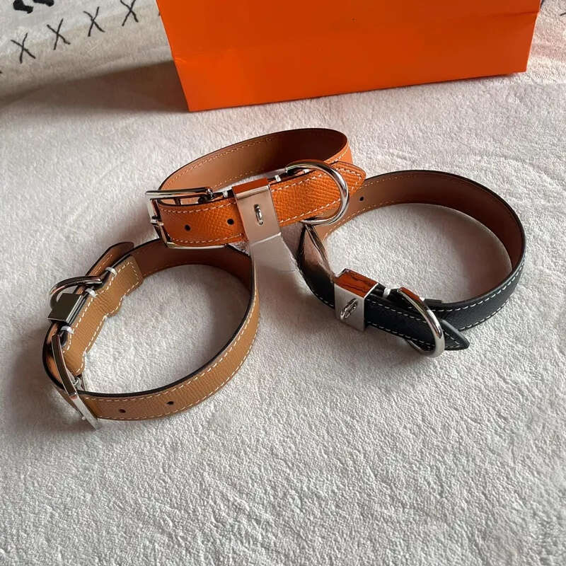 2025 new Designer Collars, Cowhide Leather Pets Collar with Metal Charm, High End Hardware Accessories, Necklace for Puppy Cats Fashion Dog Birthday G