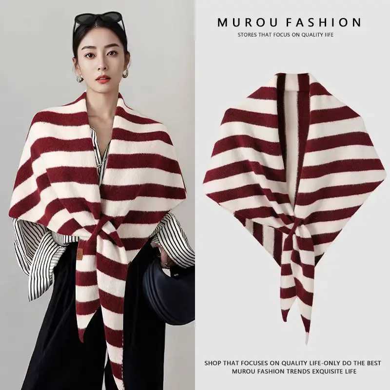 New Fahion Design Wen Scarf Autumn Winter Wool Blend Triangle Muffler La Shl Korean Style Striped Thick Warm Wr Fem Y250918