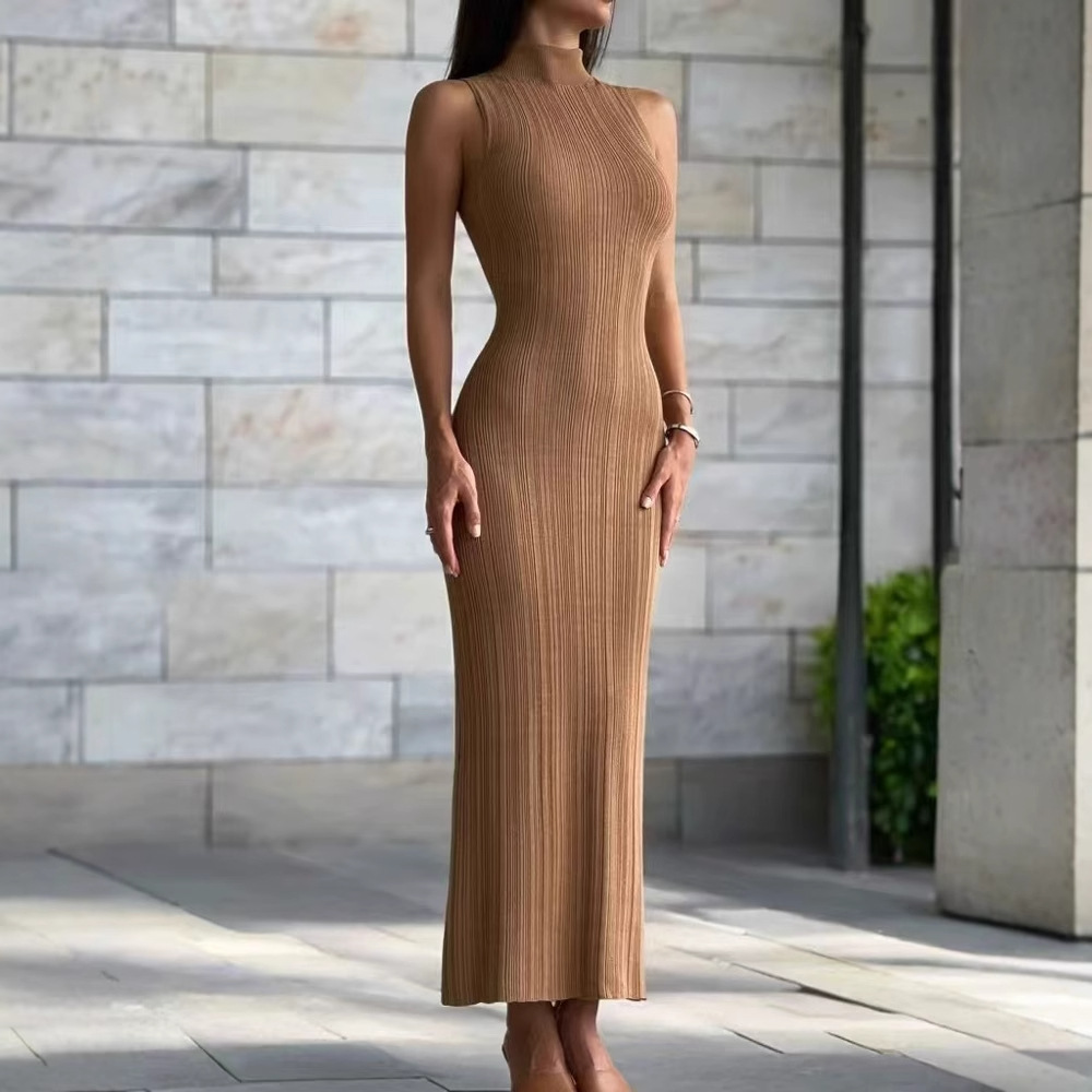 412 beautiful knitted high collar sleeveless tight skirt spring and summer new mid-length skirt elegant French style