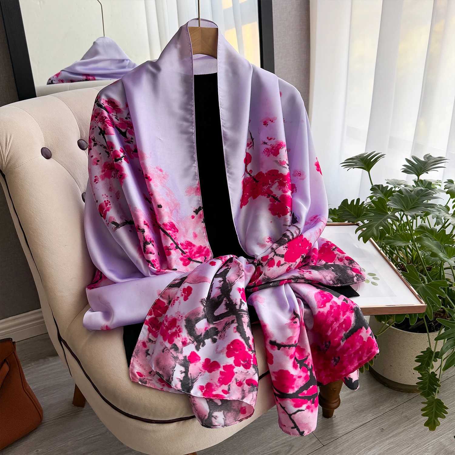 2025 Fashion Luxury Silk Scarf Wens Soft Smooth Scarf Wr Tuan Outdoor Scarf Long Shl Beach Sunscreen 18090cm Y250918