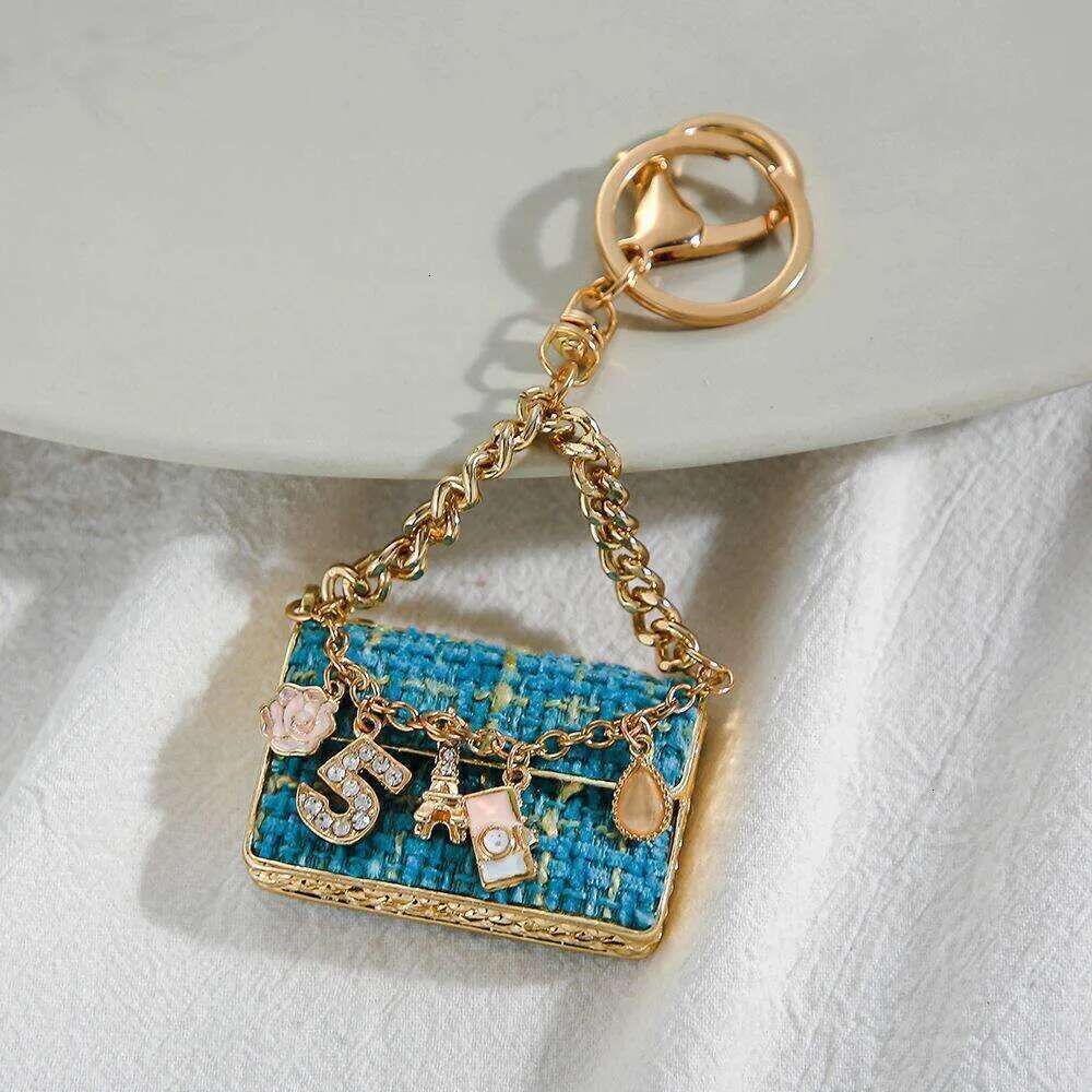 Small gifts, fragrance style bags, pendants, metal keychains, ornaments, small goods - all cute