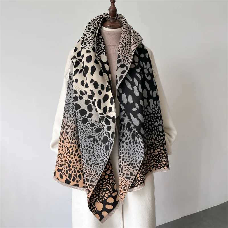 2025 Luxury Brand Warm Cashmere Scarf Wen Leopard Winter Thick Shls and Wrs Design Bufandas Poncho Fem Echarpe Femme Y250918