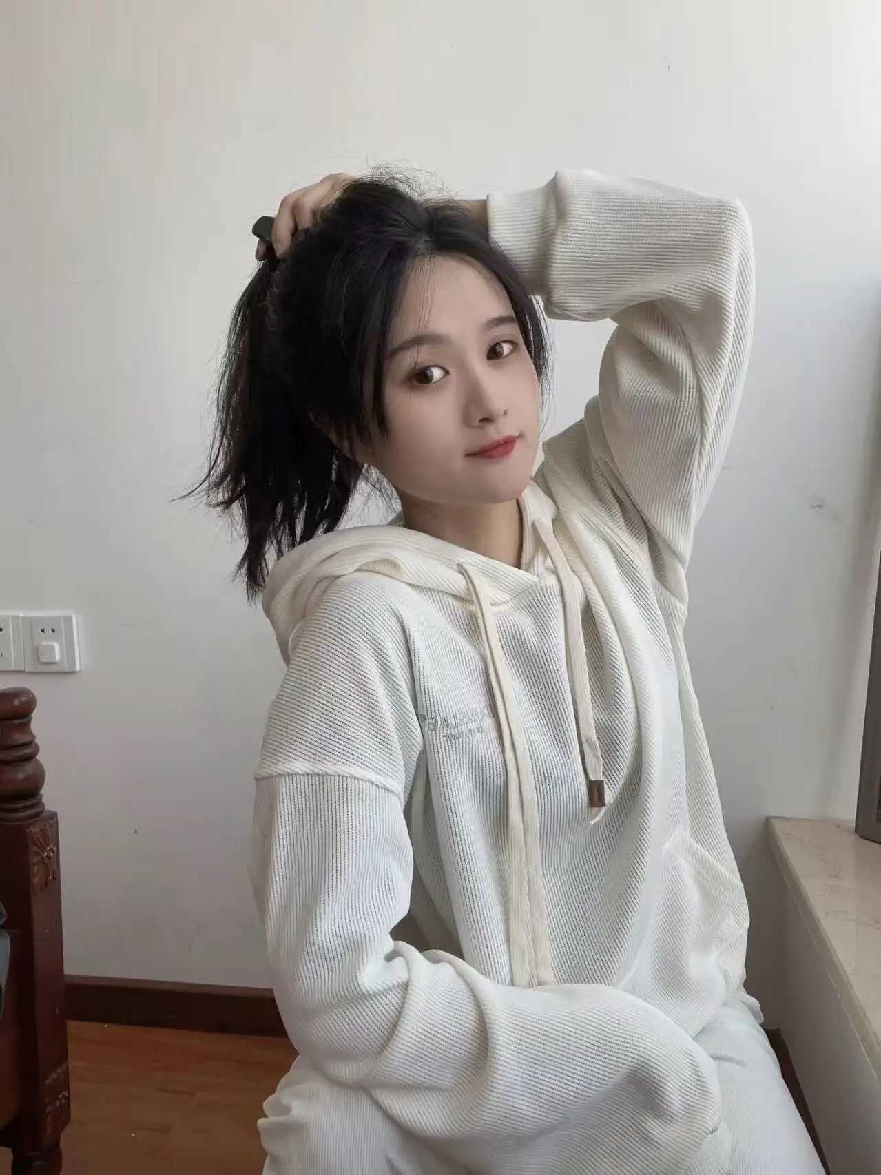 Corduroy hooded hoodie womens autumn and winter new item student Korean version loose and versatile top jacketZ250918