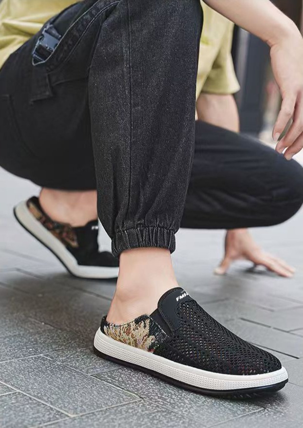 2025 summer mens outdoor closedtoe slides mesh breathable upper backless slipon design lazy style sandals for walking daily errands black floral print