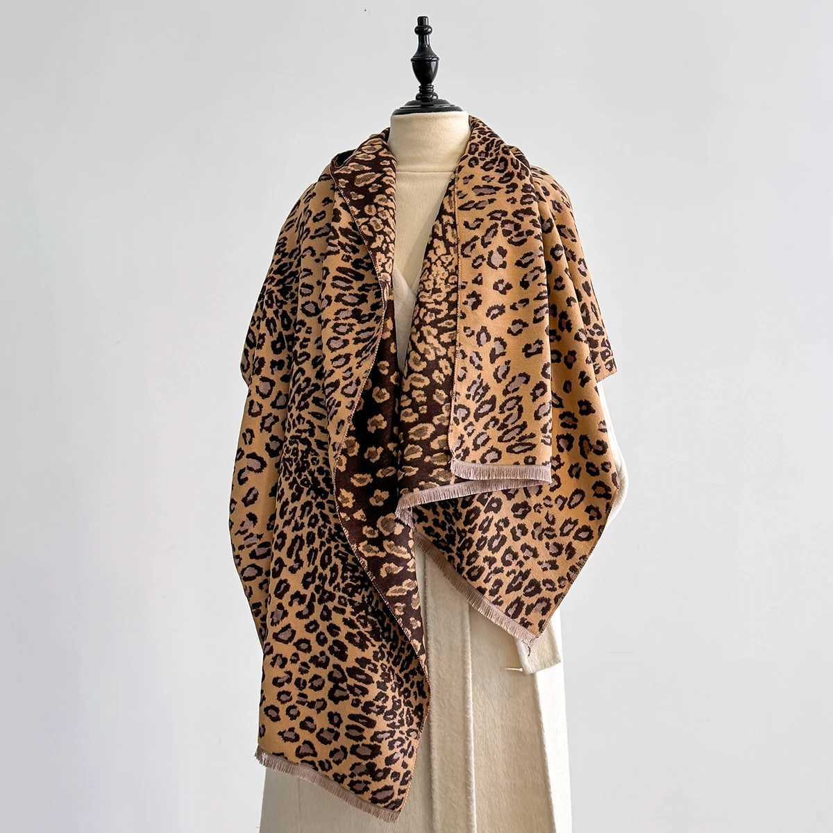 New Luxury Winter Leopard TwoSided Cashmere Jacquard Scarves High Quty Wen Thicken Wr Shl Ladies Wool Scarf Y250918
