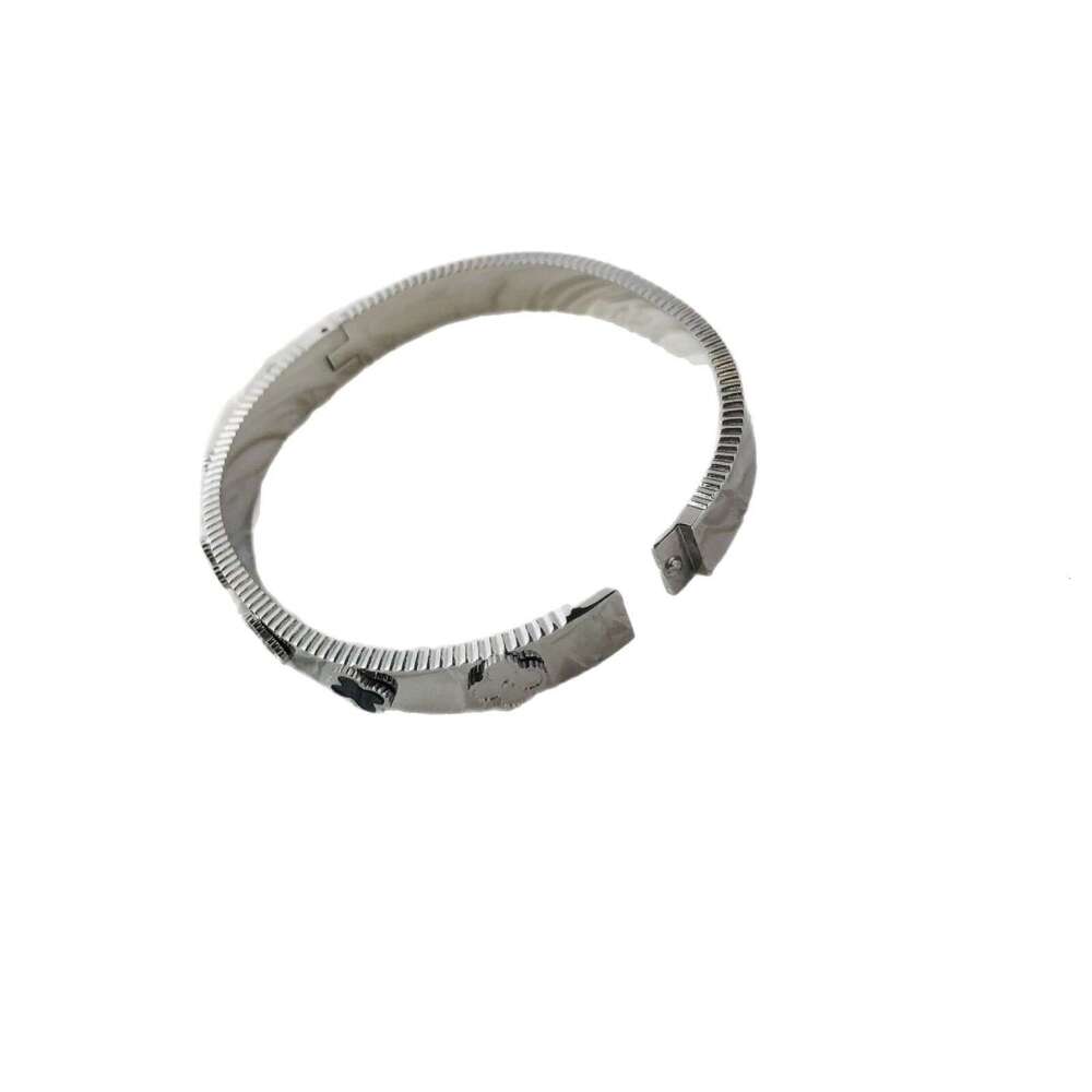 Titanium Steel Light High-End Four-Leaf Clover Flower Bracelet Non-Fading Real Mother-of-Pearl Jewelry ddmypluto