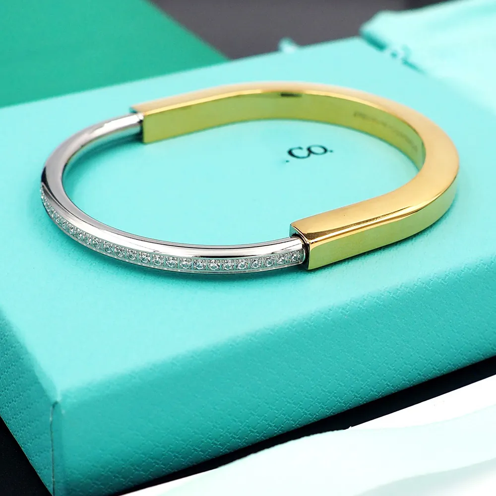 Female Designer Bracelet Full Diamond Bracelet Luxury Fashion Classic Noble Charm Sparkling Birthday Valentine's Day Gift with Original Box