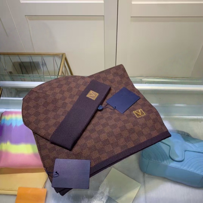 Designer scarf and hat set luxury brand winter warm knitted hat and scarf unisex high-quality scarf Designer beanie