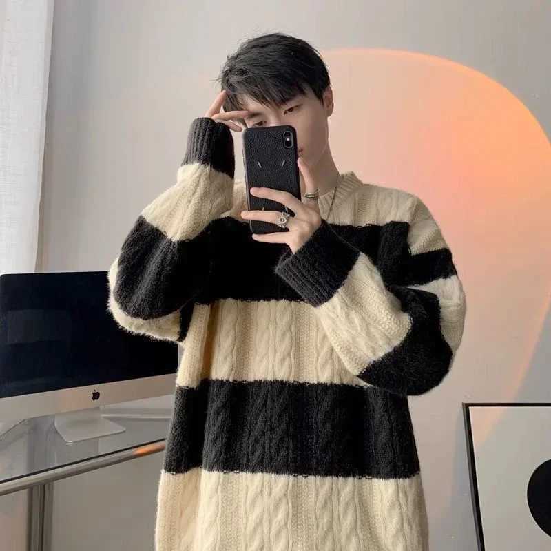 Korean Lazy Loose Pullovers Men Autumn Knitted Jumpers O Neck Long Sleeve Patchwork Sweater Mens Spliced Casual Stripe SweatersZ250918