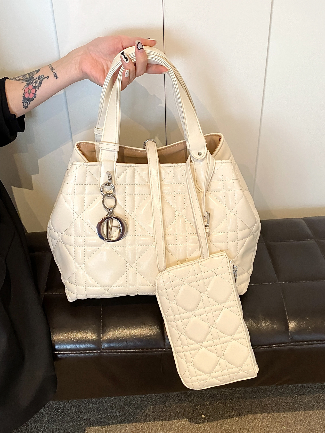 Hot Free shipping designer for womens shoulder bags black sliver white Fashion Printed Handheld Versatile Crossbody Bag