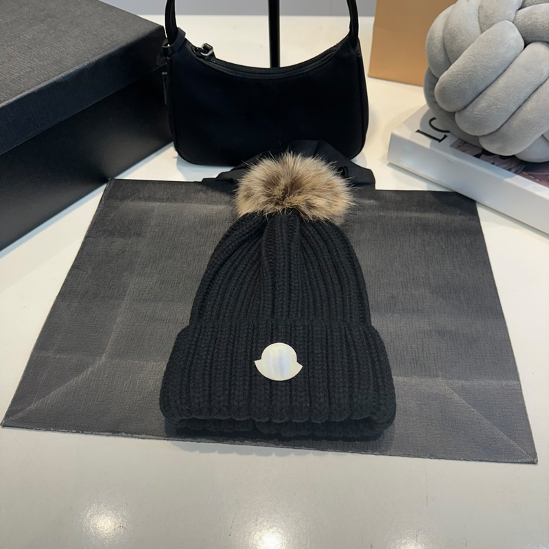 designer beanie autumn and winter Pro skin men and women fashion warm breathable classic soft daily versatile gift very beautiful