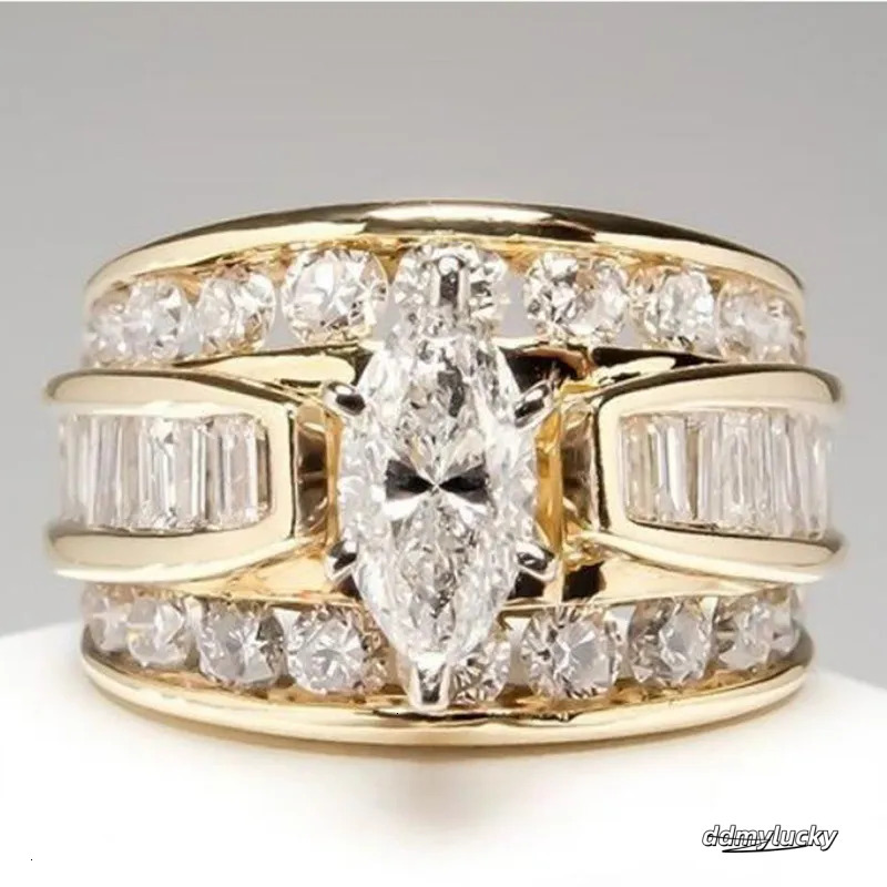 2025 New High-End Copper-Inlaid Zircon Women's European Designer Wedding Ring And American Fashionable Engagement Jewelry Accessory ddmyLucky