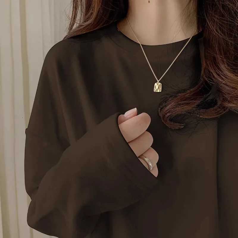 De Rong Warm Base Shirt for Womens Spring and Autumn Interior with Thick Velvet Solid Color Tshirt Loose and Versatile Round NZ250918