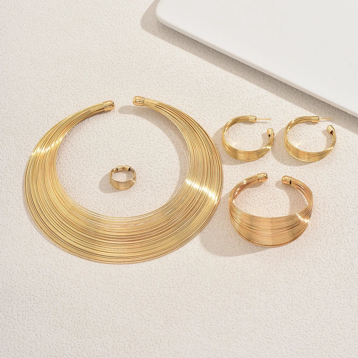 Sophisticated Gold Color Wide band Jewelry Set Bold Choker Cshaped Earrings Ring Cuff Bracelet Set For Women 250917