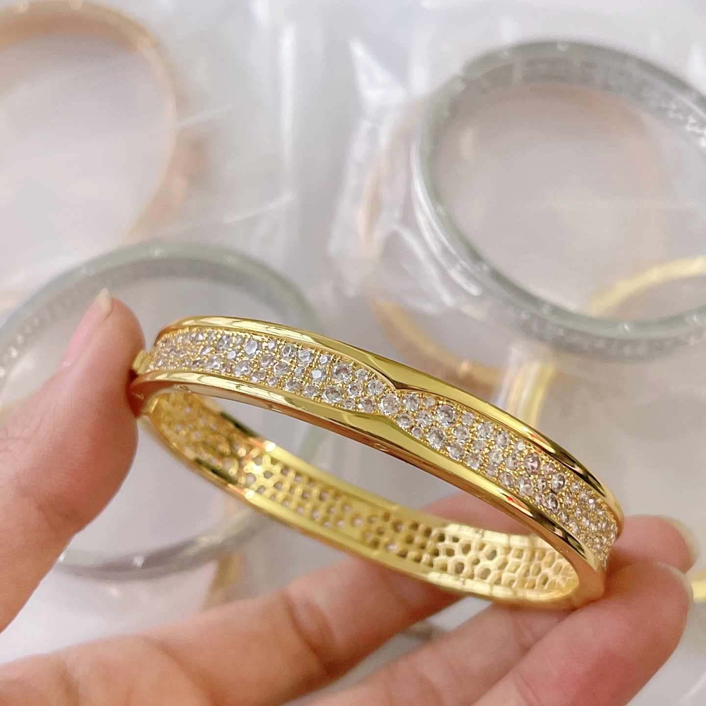 ADITA BANGLE bracelet with crystal, gold-plated 18 K, 17 CM for wrists of 15-16.5 CM Top quality with box S 081