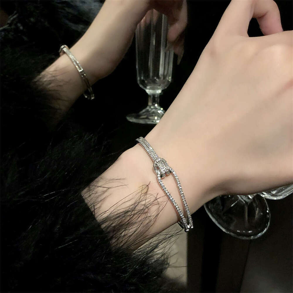 Bracelet Designer Luxury jewelry for women copper plated with 18Kgold or silver Open Bracelets High End Zircon inlay Temperament Fashion Holiday Birth